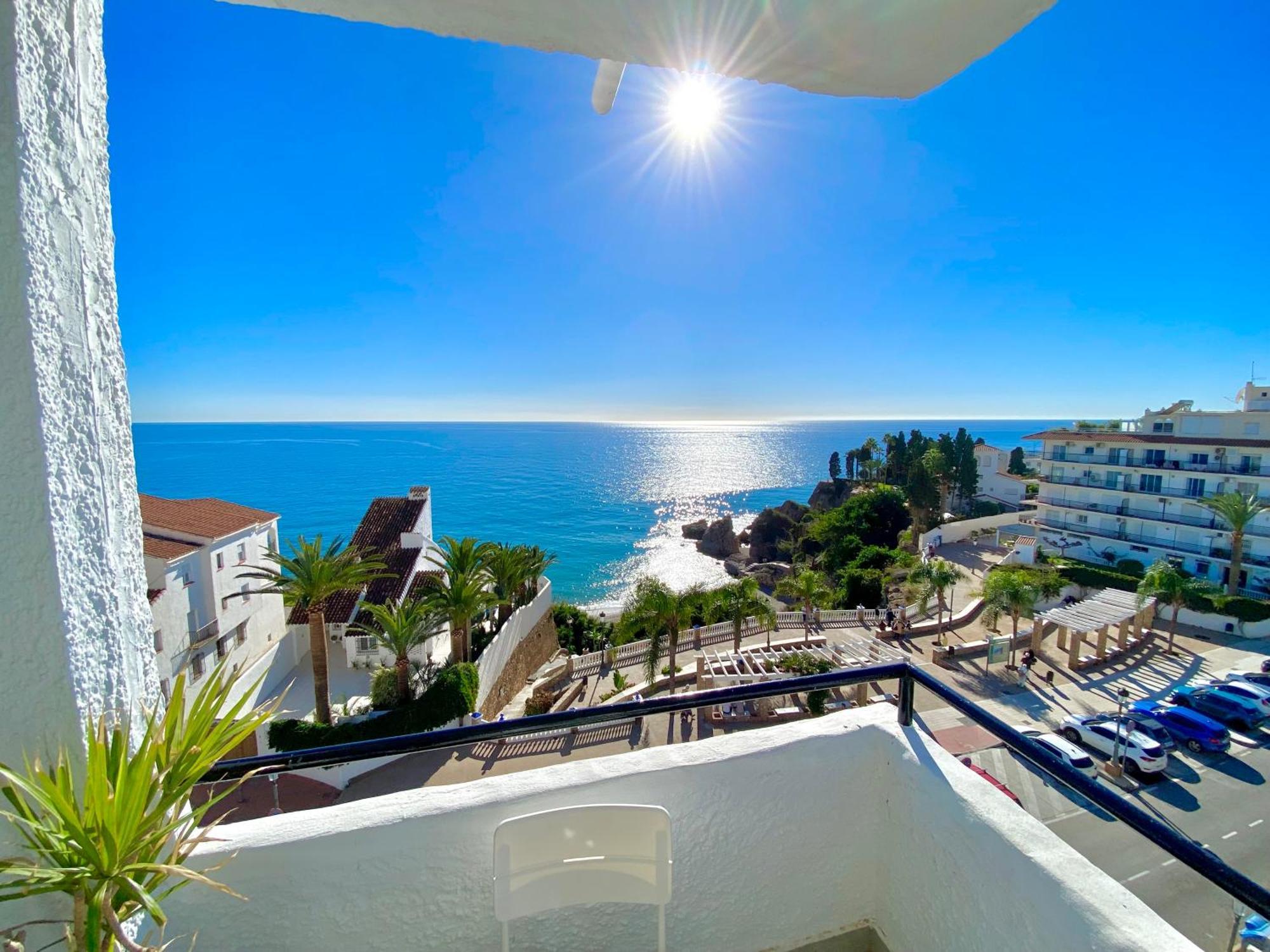 Modern Apartment Stunning Sea Views And Pool Nerja Extérieur photo