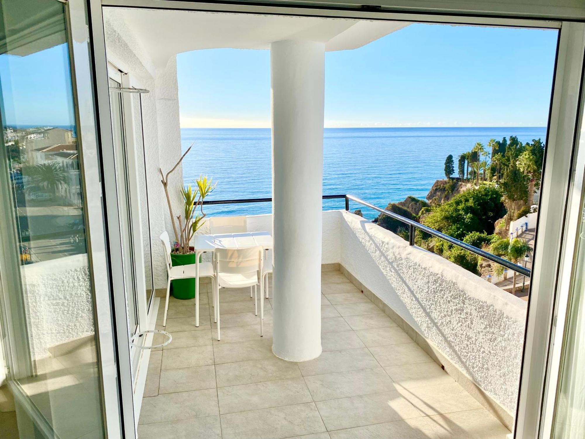 Modern Apartment Stunning Sea Views And Pool Nerja Extérieur photo